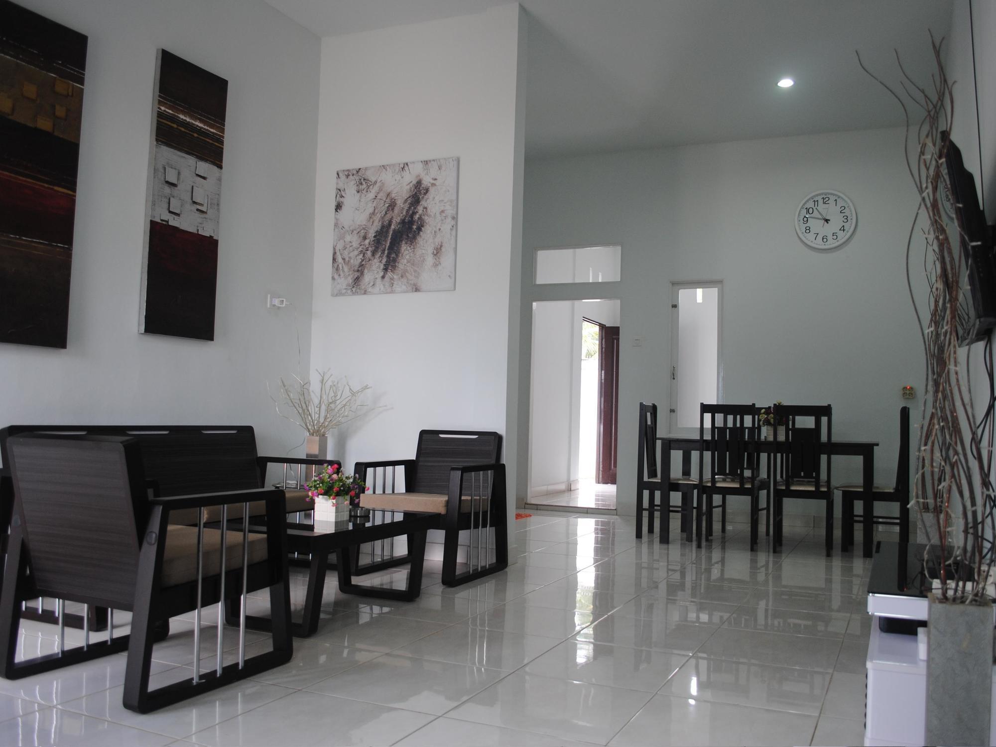 Golden Hawaii Villa Singkawang Buitenkant foto